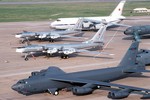 Máy bay ném bom B-52 và Tu-95: ai hơn ai?