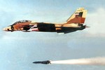 Vì sao tên lửa AIM-54 của Iran khiến Mỹ “lạnh gáy”?