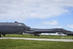 Kinh ngạc: “Pháo đài bay” B-52, B-1B, B-2 đang cùng ở Guam