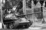 Uy lực xe tăng T-54 ầm ầm tiến vào Sài Gòn ngày 30/4