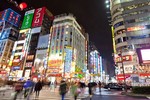 Cuộc sống xa hoa về đêm tại tụ điểm ăn chơi Tokyo 