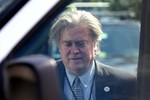 Tổng thống Donald Trump sa thải Cố vấn chiến lược Steve Bannon