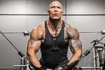 Ăn 7 bữa/ngày, tập luyện cực khổ để cơ bắp cuồn cuộn như The Rock