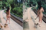 “Nóng mắt” gu thời trang gợi cảm của nữ ca sĩ mặc bikini dắt chó đi dạo