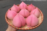 Lạ mắt món bánh bao đào tiên cúng rằm tháng 7 đang gây sốt