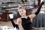 Mặc sang chảnh với váy đen nhỏ huyền thoại của Audrey Hepburn