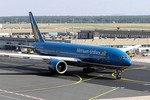 Máy bay Vietnam Airlines lại trục trặc hạ cánh gấp ở Nội Bài