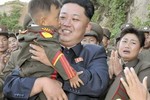 Kim Jong-un tặng kẹo cho trẻ em Triều Tiên dịp sinh nhật