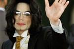 Gia đình Micheal Jackson thua kiện công ty AEG