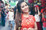 "Hot girl lẳng lơ" khoe dáng nuột trên phố Trung thu