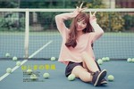 Cô gái Hà Nội xinh đẹp thả dáng trên sân tennis 