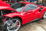 Ai lái chiếc Ferrari 488 GTB của ca sĩ Tuấn Hưng gặp tai nạn?