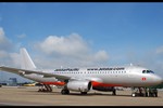 Máy bay Jetstar Pacific lại va vào chim 