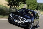 Mercedes-Benz S500 “lai” giữa động cơ điện và xăng sắp trình làng