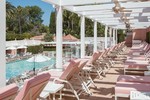 Khách sạn siêu đẹp Beverly Hills bỗng bị sao tẩy chay