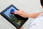 Mẹo làm sạch và bảo vệ màn hình iPad nhanh, an toàn