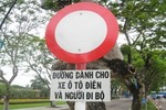 Hết hồn với những biển báo giao thông bá đạo ở Việt Nam