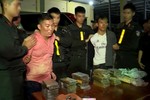 Bắt giữ 2 đối tượng vận chuyển 30 bánh heroin, 6.000 viên ma túy tổng hợp