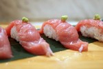 Sự thật tàn khốc sau miếng sushi cá ngừ siêu đắt đỏ