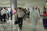 Bộ trưởng Tiến diễn tập phòng chống Ebola tại sân bay TSN