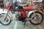 Dân chơi chịu chi biến Honda 67 cổ thành xe sành điệu