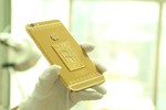 Ngắm iPhone 6 Plus đúc logo Rolls-Royce vàng ròng tại Việt Nam 