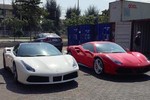 Cặp đôi siêu xe Ferrari 488 GTB trị giá 30 tỷ về Việt Nam