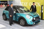 Ngắm xế sang MINI Cooper S Convertible giá 1,9 tỷ tại VN