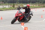 Xem dân chơi môtô Ducati "luyện công" tại Hà Nội