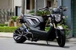 Cận cảnh scooter Honda Zoomer X “bánh béo” độc nhất VN