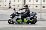 "Soi" xe ga chạy điện BMW C Evolution đi 160 km/lần sạc