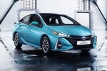 Toyota Prius Plug-in Hybrid "uống" 1lít xăng/100 km