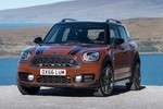 Xe sang MINI Countryman 2017 giá từ 592 triệu