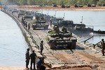 Quân đội Syria-Hezbollah đã vượt sông Euphrates tiến về phía đông