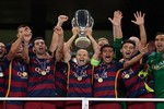 Barca nhọc nhằn lên ngôi Vô địch siêu cúp châu Âu