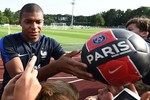 Chuyển nhượng bóng đá mới nhất: PSG nổ bom tấn Mbappe