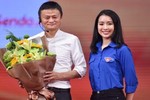 Nhan sắc Hoa khôi Ngoại giao đối thoại với tỷ phú Jack Ma