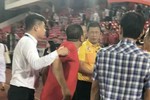 Trọng tài tại V-League và những lần bị CĐV "xâm hại" gây choáng