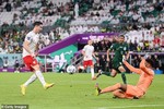 Ba Lan 2-0 Saudi Arabia: "Lewi" đã khóc với bàn thắng