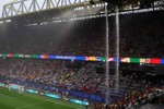 Bên lề EURO 2024:  Xuất hiện "kỳ quan thác nước" ở Signal Iduna Park