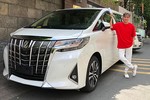 Đàm Vĩnh Hưng tậu xe hạng sang Toyota Alphard bạc tỷ