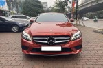 Xe sang Mercedes-Benz C200 hàng lướt giá hơn 1,3 tỷ 