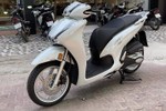 Honda SH350i có giá gần bằng chiếc ô tô tại Việt Nam?