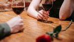 Đi hẹn hò lần đầu, "cô gái tham" gọi cả Cua Hoàng Đế mang về cho người thân