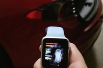 Thích thú xem Apple Watch điều khiển ô tô