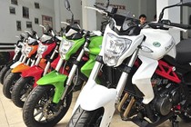 Loạt môtô 300cc giá mềm bất ngờ ùa về Hà Nội