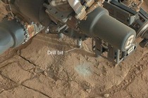 Xem robot NASA khoan tìm “kho báu” trên sao Hoả