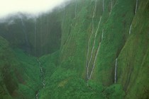 Chiêm ngưỡng vẻ đẹp kỳ vĩ của “núi khóc” ở Hawaii 