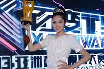 Hoàng Thu dừng bước ở Top 8 Siêu mẫu châu Á 2013