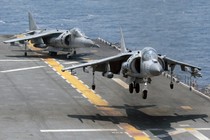 F-35B “lỗi tùm lum”, Mỹ níu kéo AV-8B Harrier 